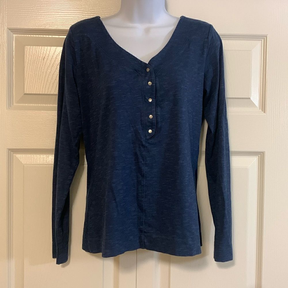 Horny toad, ladies medium, long sleeve T shirt, 1/4 button down, like new
